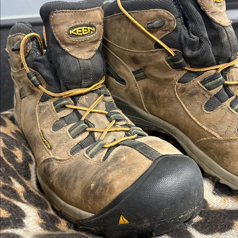 Keen Brown and Black Leather Hiking/work Boots - Picture 2 of 9